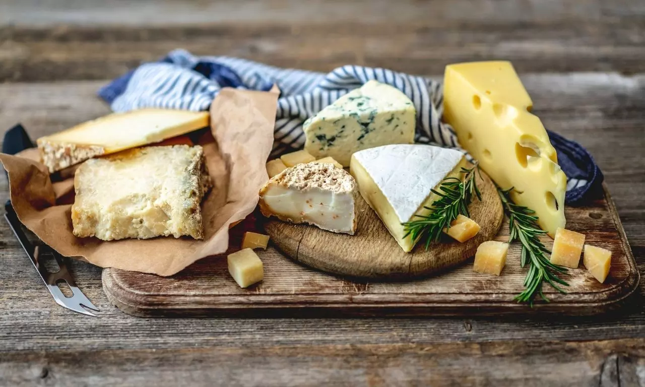 The ultimate starter kit to all types of cheeses (and what to pair them with)