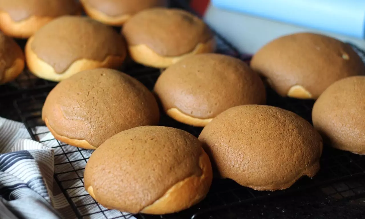 Mumbais latest, Seefah Bakery is delivering great buns and we cannot lie