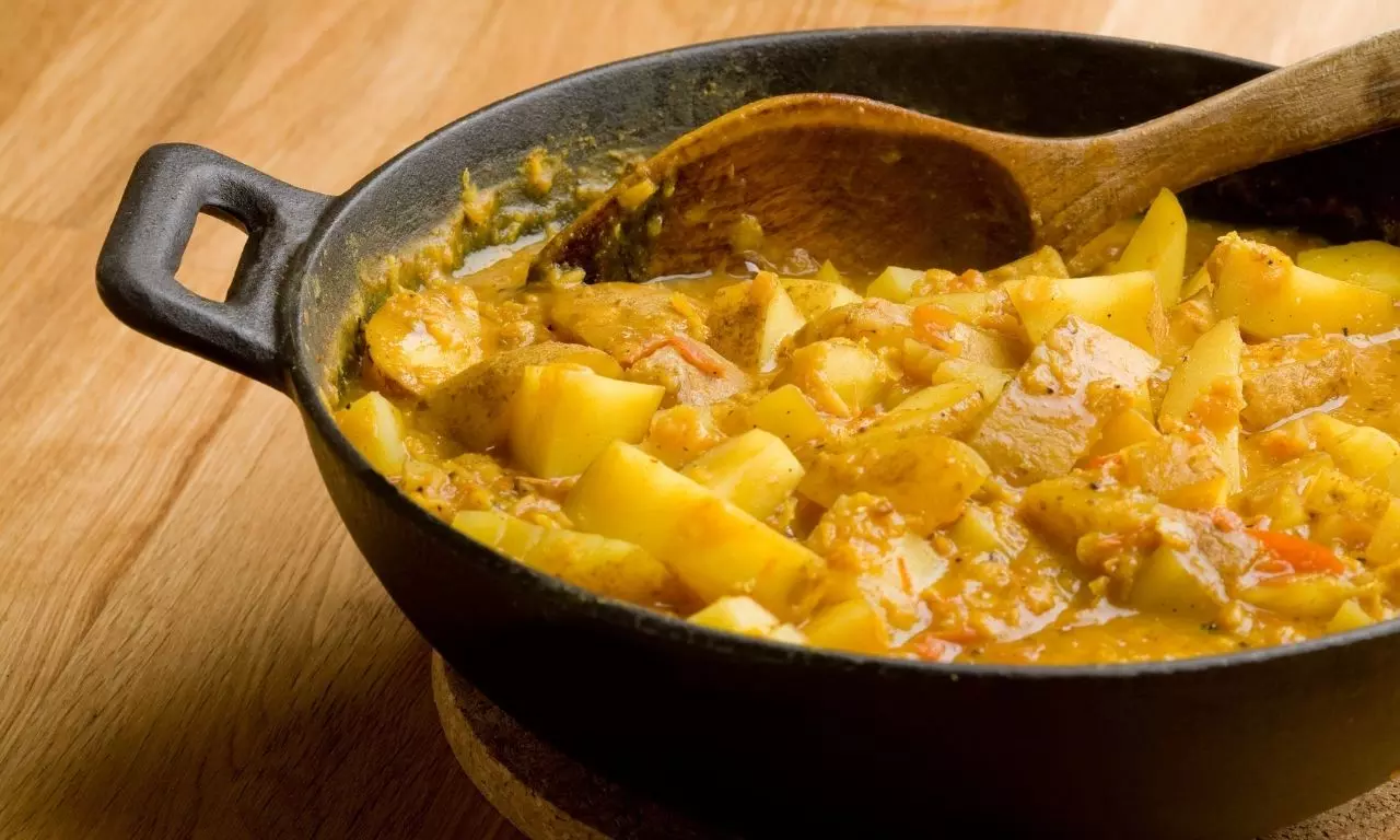 5 lip-smacking potato curries you can make in the comfort of your home