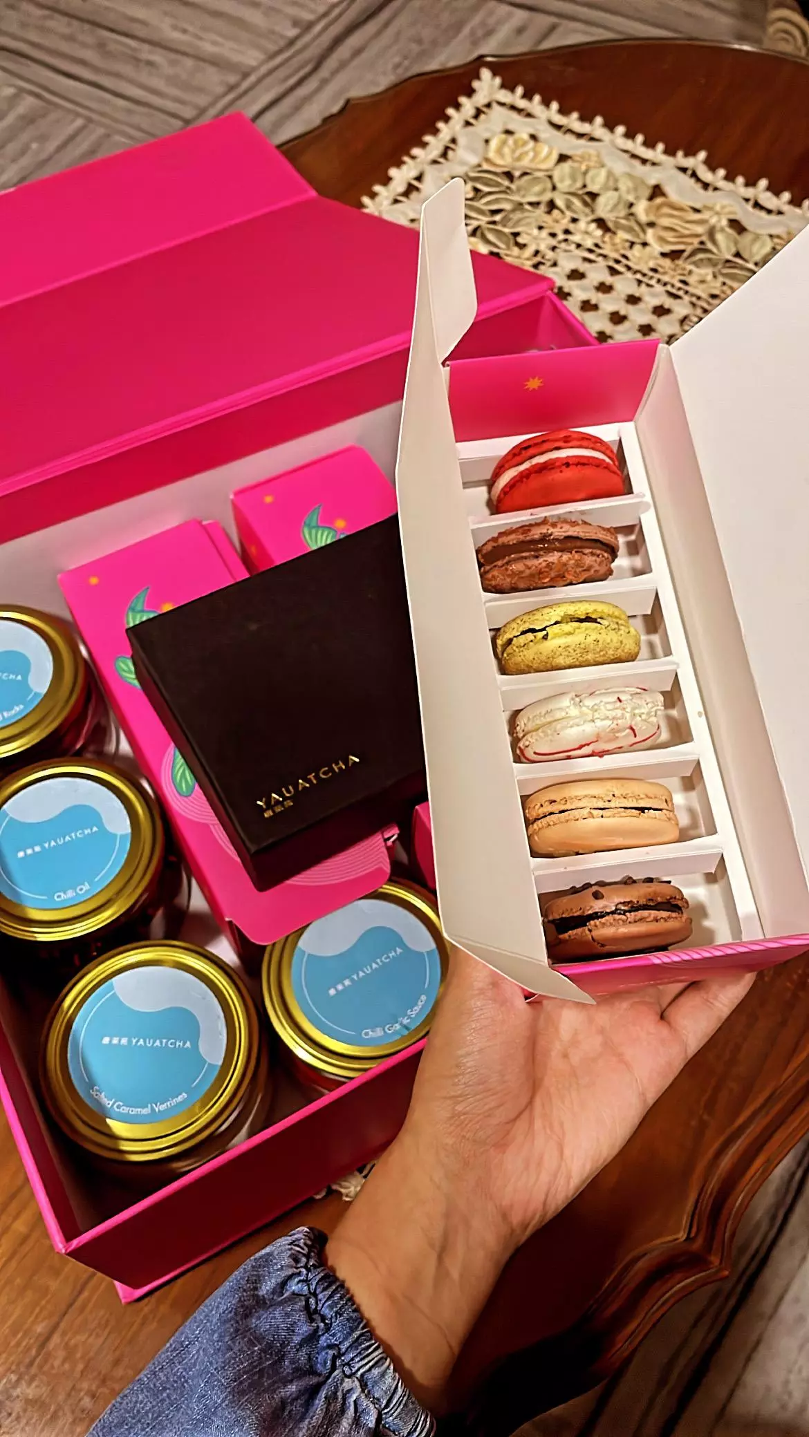 Look no more, for the prettiest Diwali hamper is right here