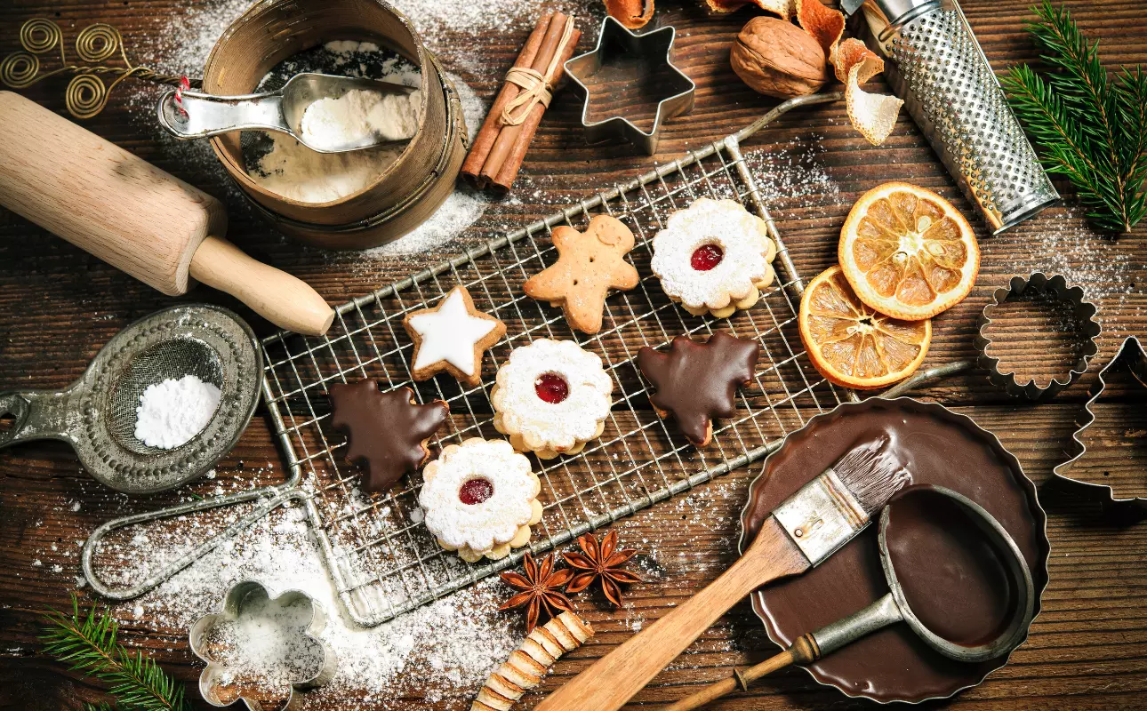 7 classes at Start2Bake, this Christmas season, to help you battle your last-minute party woes