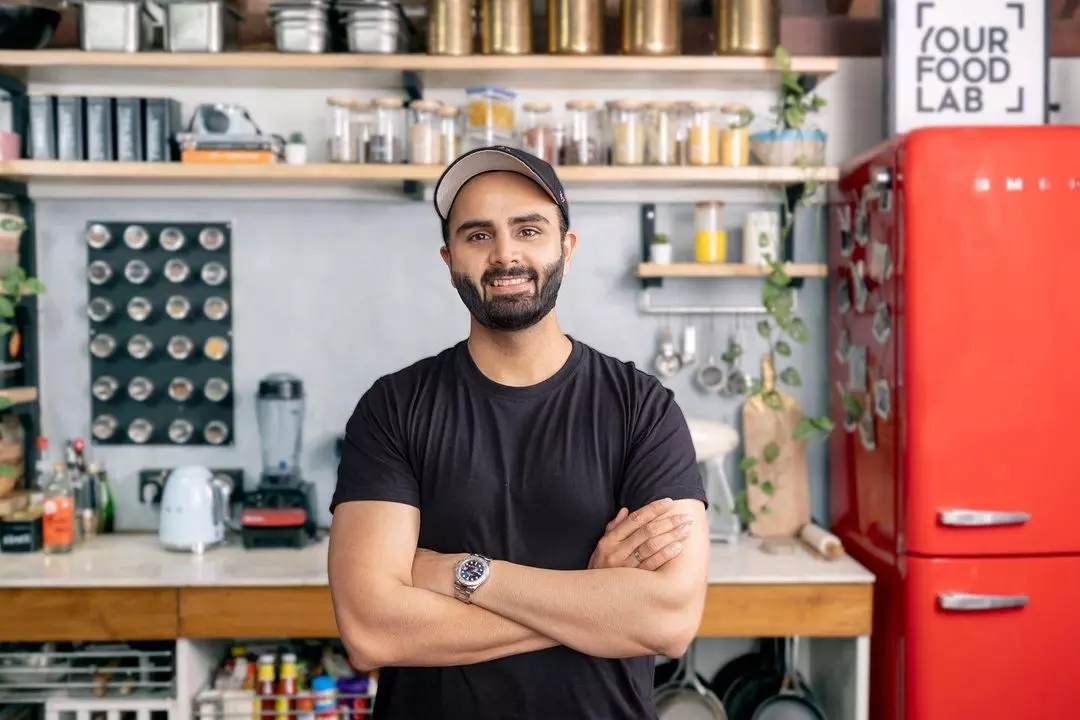 You know you are in for a treat when you hear, What’s up guys, Sanjyot Keer here, welcome to YFL