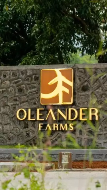 Discover the charm of Oleander Farms: the perfect getaway for foodies and anthophiles