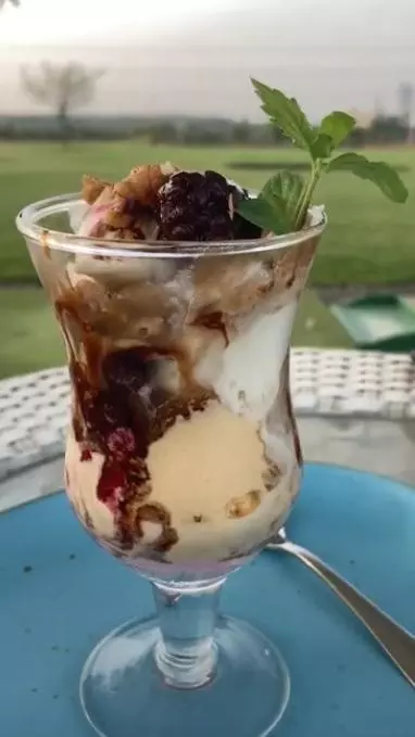 Step away from the chaos of the city and into the quaint scenic views at Birdie and Brekkie Cafe