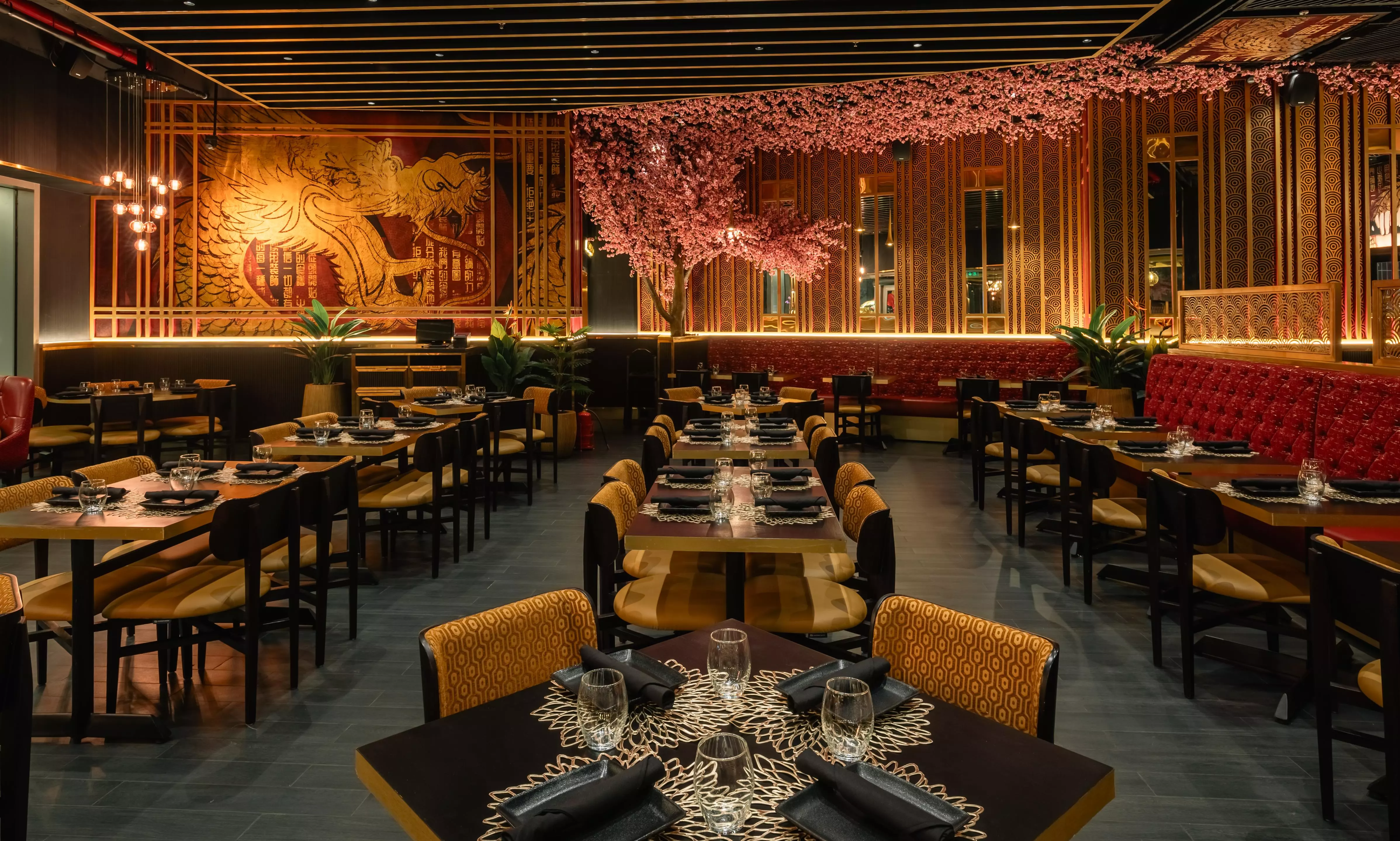 Experience the magic as P.F. Chang’s unveils its delectable delights and bold flavours in the Maximum City Experience the magic as P.F. Chang’s unveils its delectable delights and bold flavours in the Maximum City