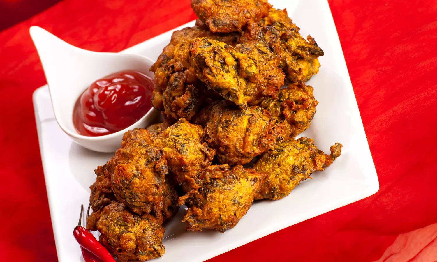 How to make crispy kanda bhaji?