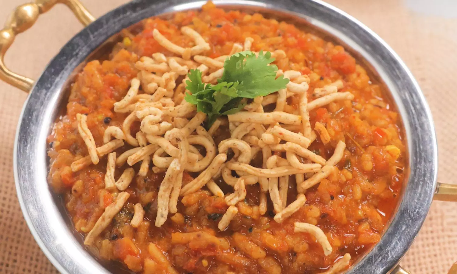 Sev Tamatar Sabzi
