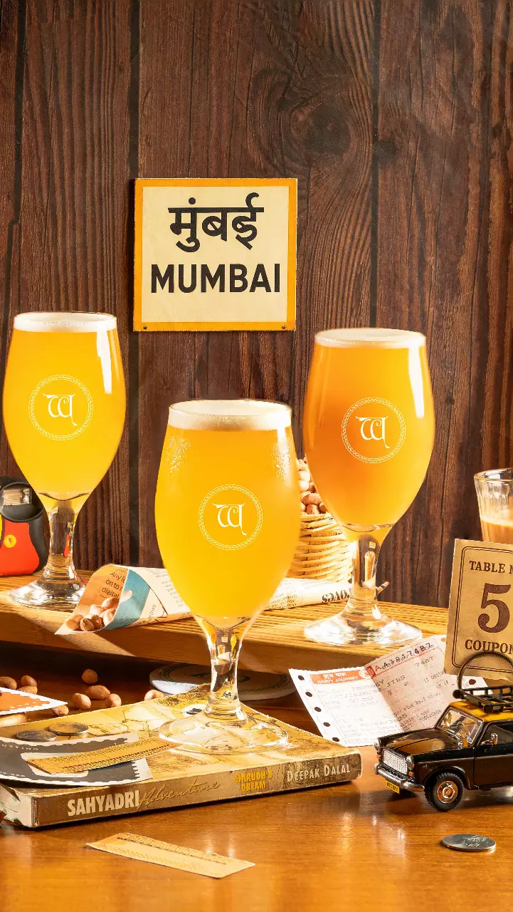 Woodside Inn Turns 18 with a Nostalgic Beer & Burger Bash