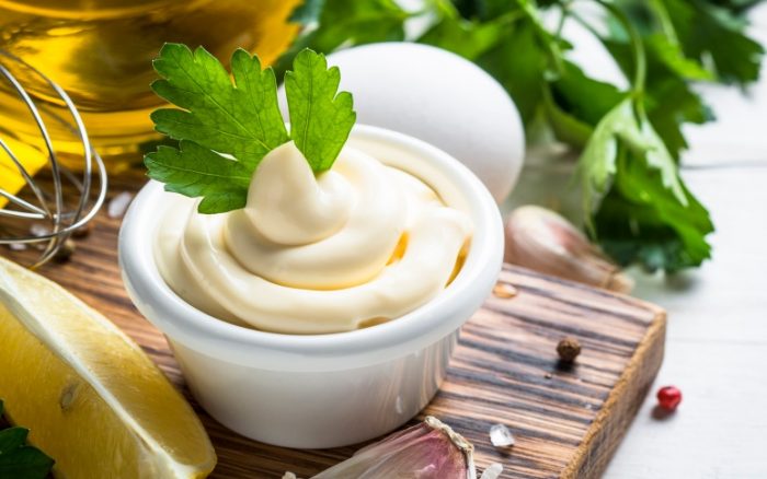 Vegan mint mayonnaise dip